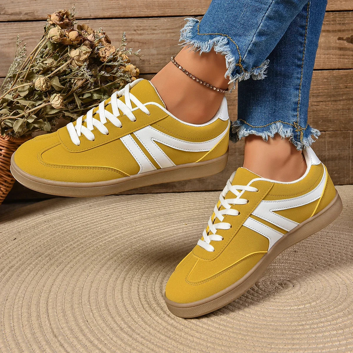 Moscow Low Top Sneaker