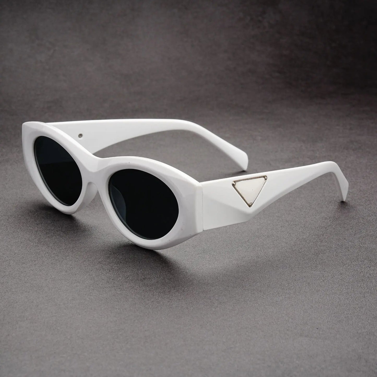 Noir Cat Eye Shades