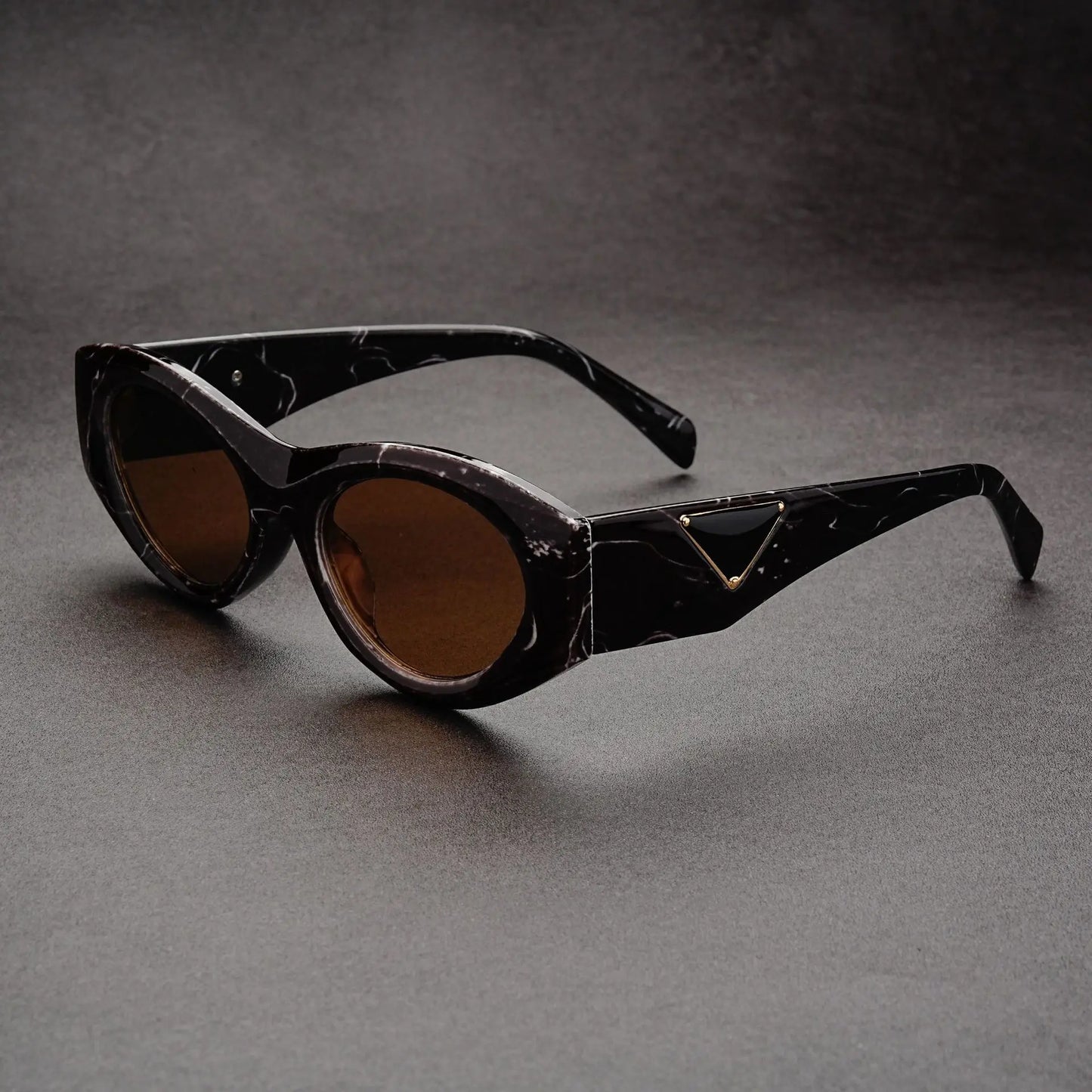 Noir Cat Eye Shades